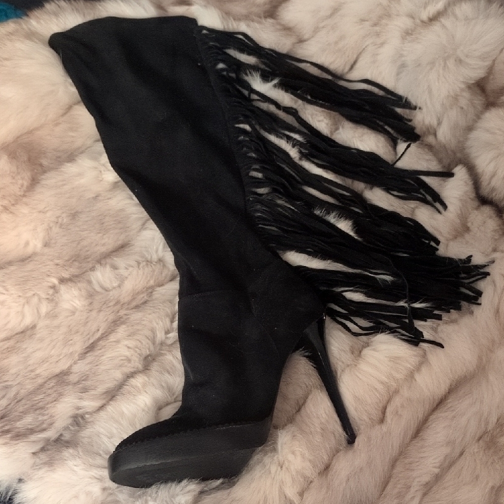 💙 BURBERRY SUEDE FRINGE BOOTS 💙